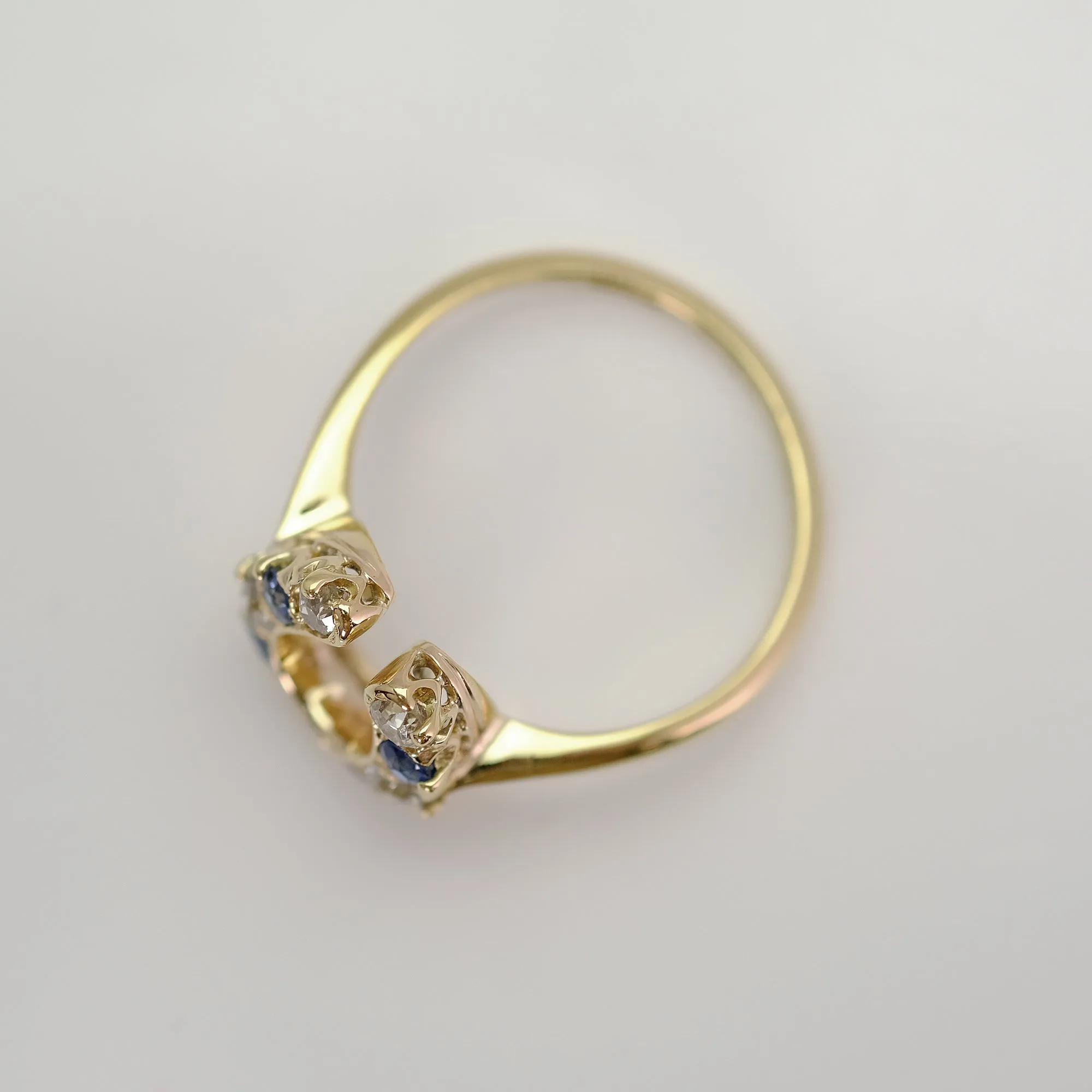 18 Carat Yellow Gold Sapphire and Diamond Horseshoe Ring