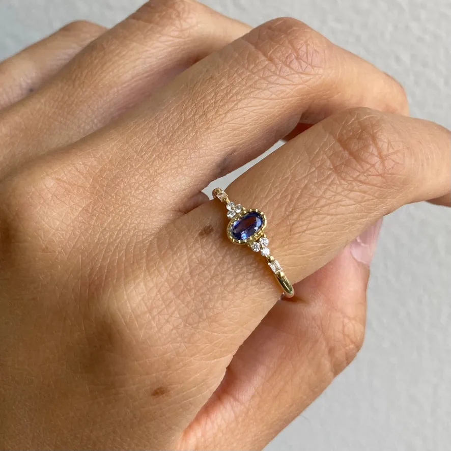 Blue Sapphire Oval Poeme Ring