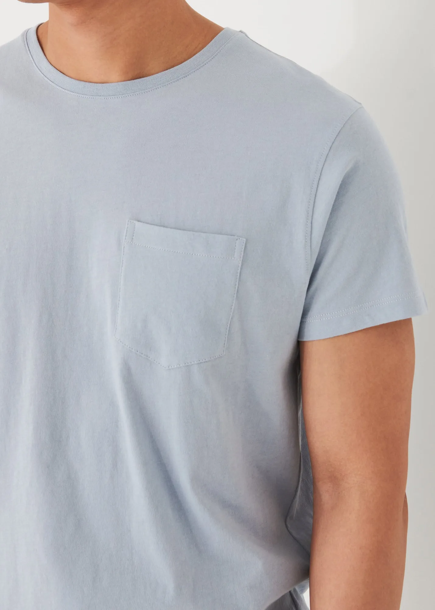 LIGHTWEIGHT PIMA COTTON POCKET T-SHIRT