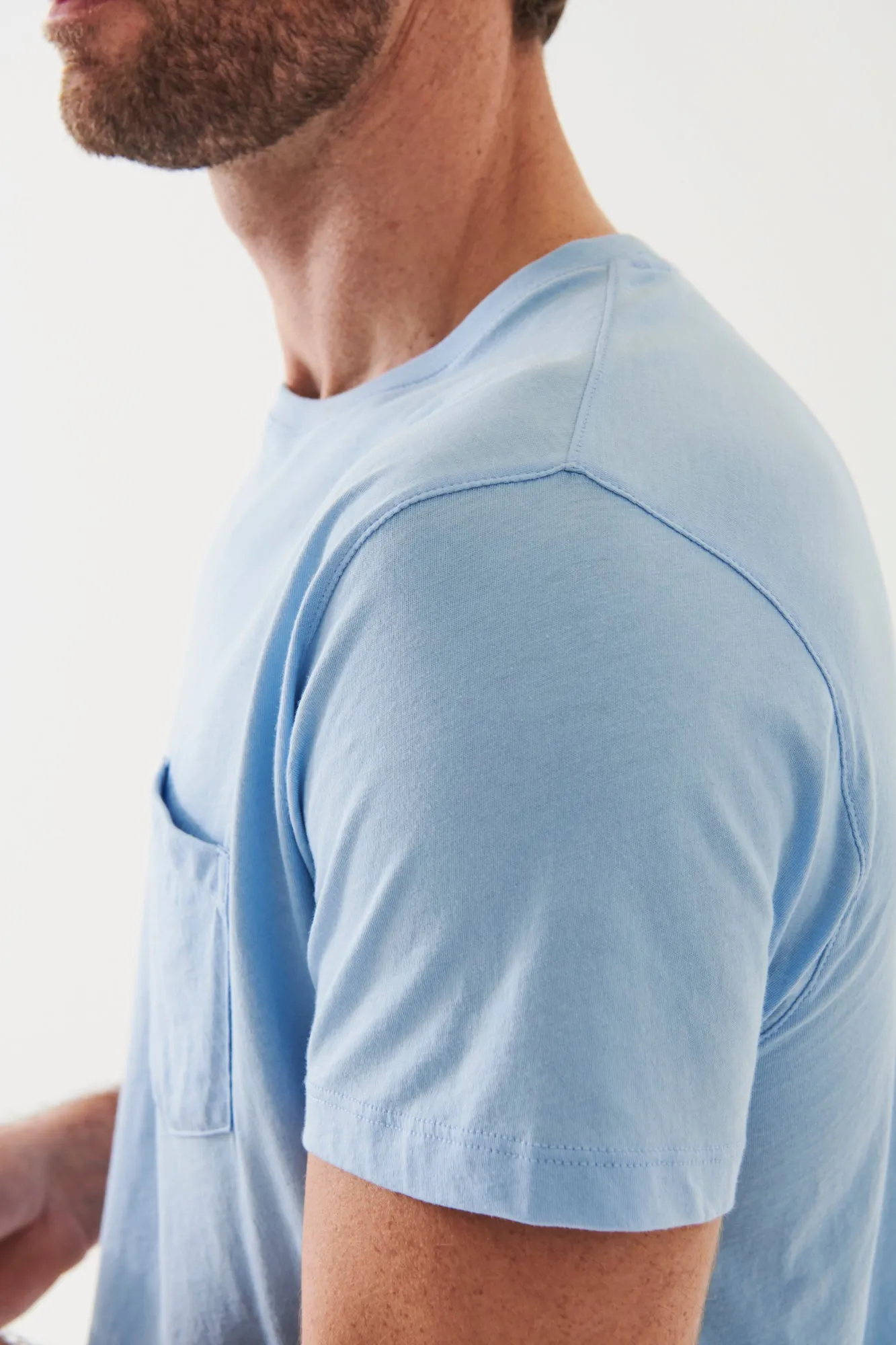 LIGHTWEIGHT PIMA COTTON POCKET T-SHIRT