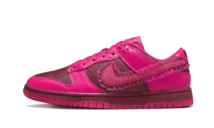 Nike Dunk Low Valentines Day (2022)